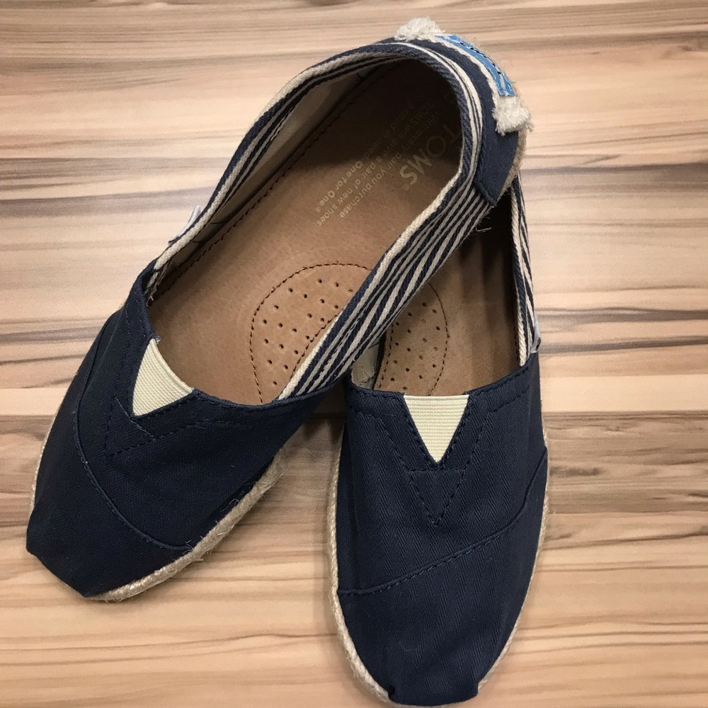 TOMS Navy blue and striped